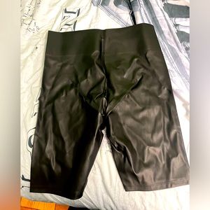 NWT Loft High Rise Sculpt Faux Leather Bike Shorts Black Size L